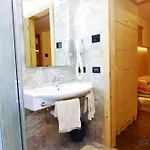アパートホテル Cusini リヴィーニョ