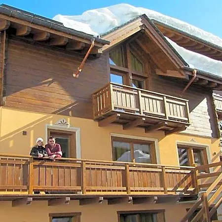 Cusini Lägenhetshotell 3*