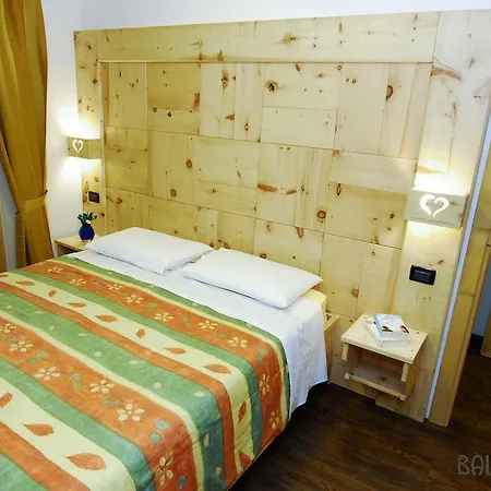 Cusini Aparthotel 3*